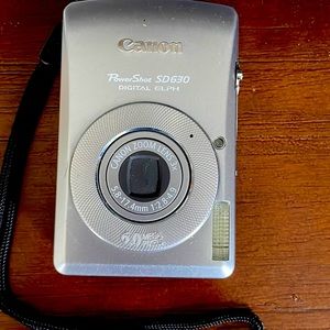 Chrome Canon PowerShot ELPH SD630 Camera